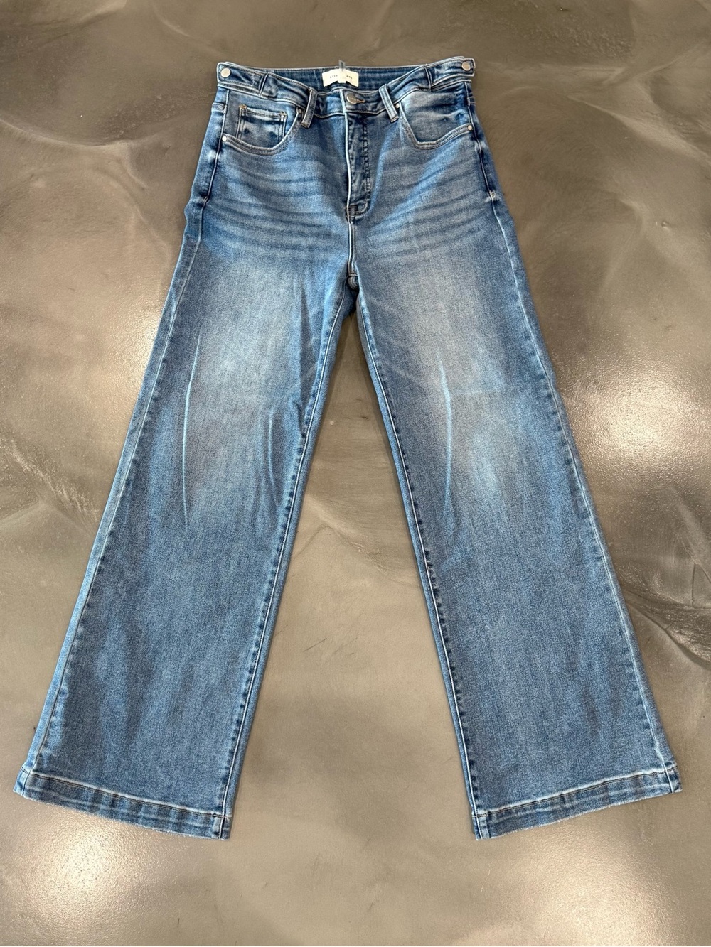 Women's Risen Wide-Leg Jeans in Washed Blue